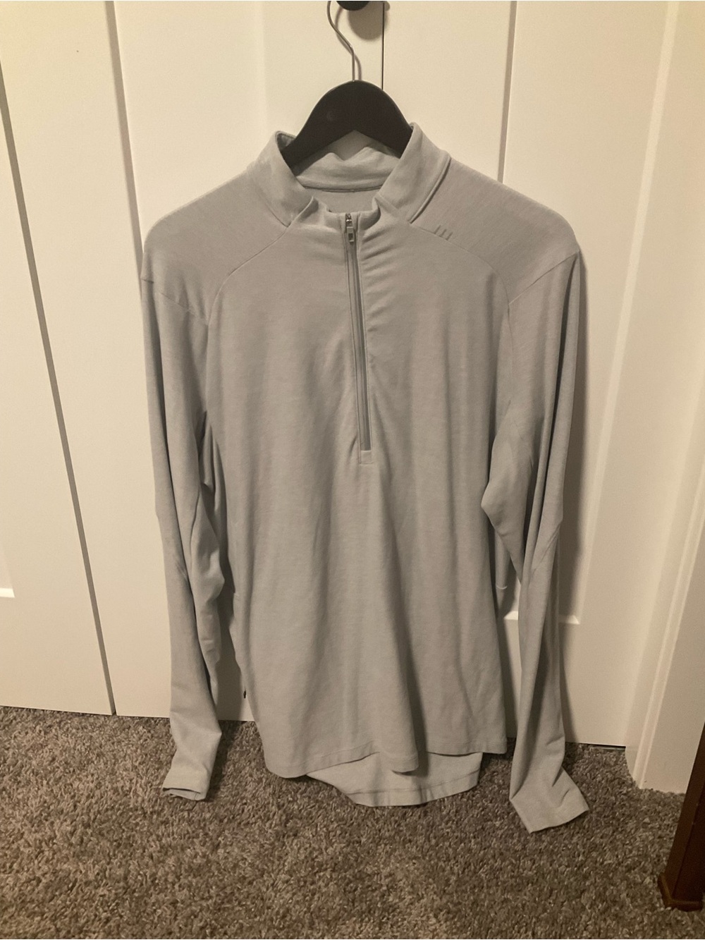 lululemon athletica Men's Light Gray Quarter-Zip Pullover. Size large